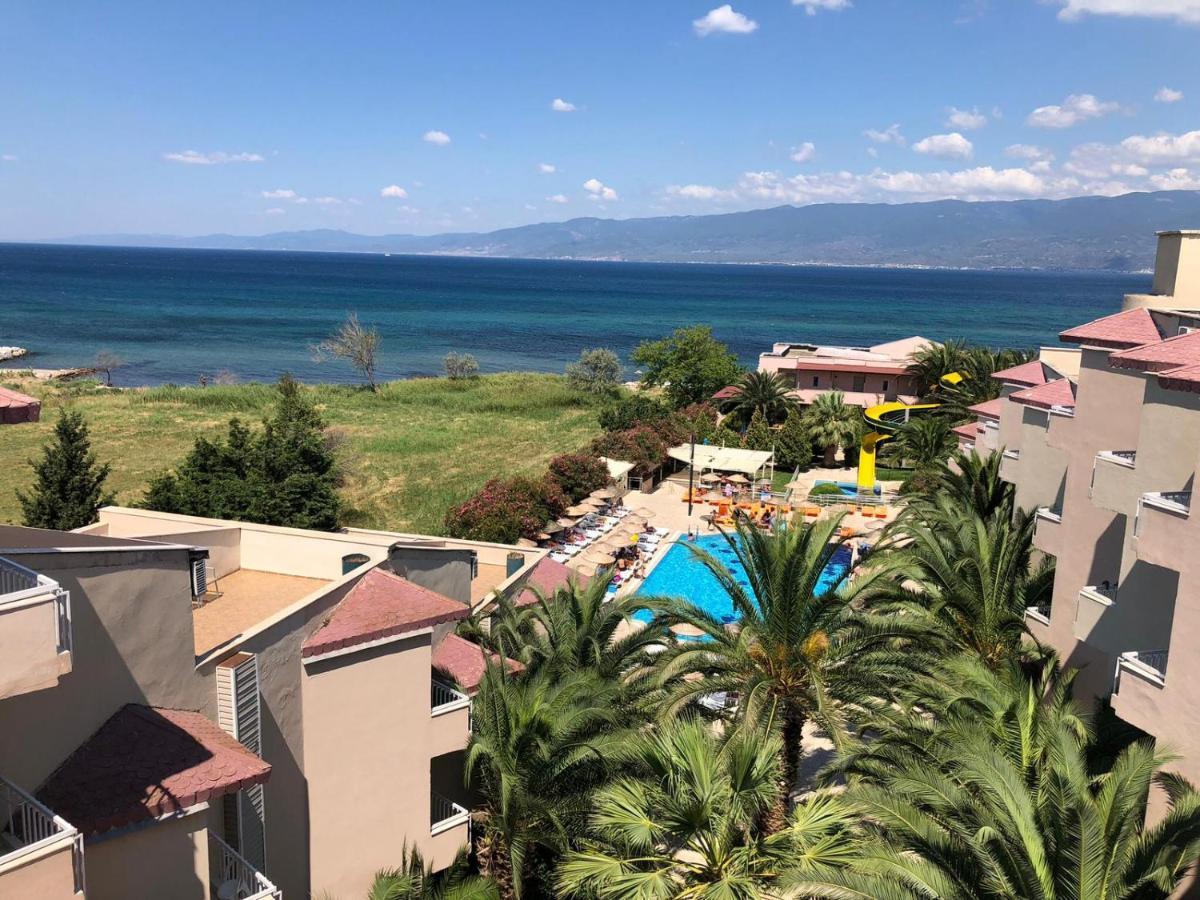 Afytos Oeren Park Mtk Hotel Exterior photo